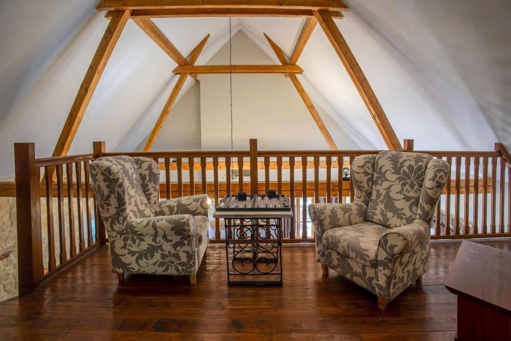 7 Bedroom Secluded Villa Close To Prague ริชานี ภายนอก รูปภาพ