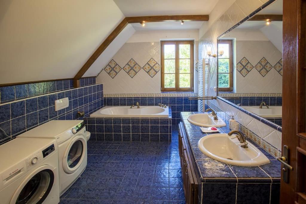 7 Bedroom Secluded Villa Close To Prague ริชานี ภายนอก รูปภาพ