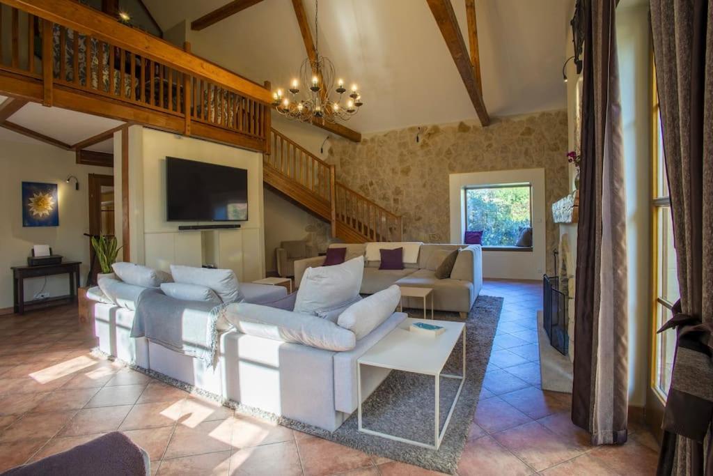7 Bedroom Secluded Villa Close To Prague ริชานี ภายนอก รูปภาพ