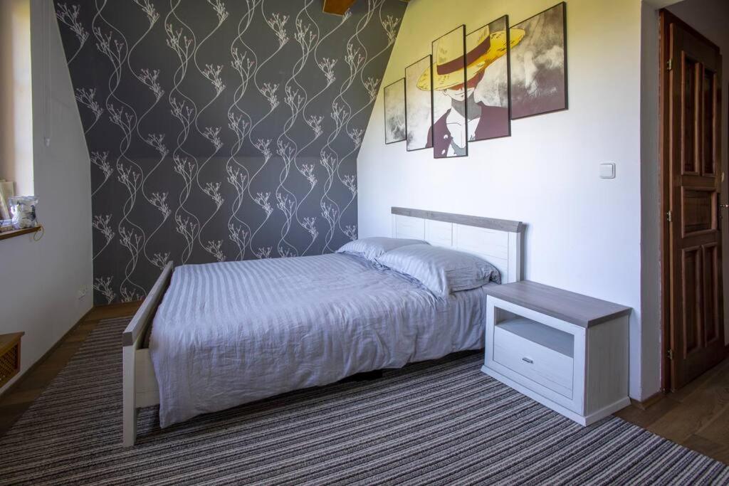 7 Bedroom Secluded Villa Close To Prague ริชานี ภายนอก รูปภาพ